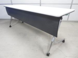 【スタイリッシュなデザイン！】■ウチダ　レガーレシリーズ　平行スタックテーブル　W1800×D600×H700mm　幕板パネル付　ホワイト　折りたたみテーブル　■天板キズあり混在・エンブレム欠品混在のためお安く！【UCHIDA　LEGARE】
