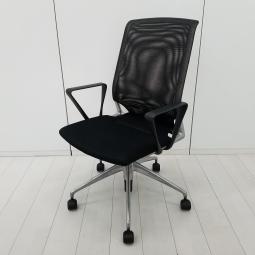 【世界各国でデザインアワードを受賞したスタイリッシュなメッシュチェア!】■Vitra(ヴィトラ)製 MEDAⅡ(メダ2)チェア 肘付ハイバックチェア ■固定肘 サークル肘 ■背面メッシュ ■ブラック 【弊社使用欄:A01072803】