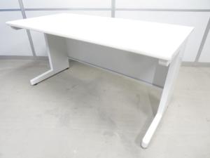 【ゆとりのあるワークスペースで作業効率アップ！】■ナイキ(NAIKI)製　平デスク　W1400×D700×H700mm　ホワイト　引出し無