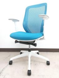 【大量入荷】弊社人気NO.1のチェアが大量入荷！オカムラ　シルフィー　ブルー　アジャストアーム　可動肘　ハイバック　メッシュ【倉庫在庫品】