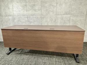 コクヨ カーム スタックテーブル KTT-1401DMV5NN 木目ダーク W1800 D600 H720 値下げされました！在庫入替セール対象品｜会議・研修・セミナーに最適な折りたたみテーブル｜中古オフィス家具をお探しならオフィスバスターズ福岡博多店へお気軽にお問い合わせください！