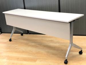 内田洋行 パラグラフテーブル スタックテーブル ホワイト W1800 D600 H720 入荷しました！会議・研修に最適な大型折りたたみテーブル｜中古オフィス家具をお探しならオフィスバスターズ福岡博多店へお気軽にお問い合わせください！