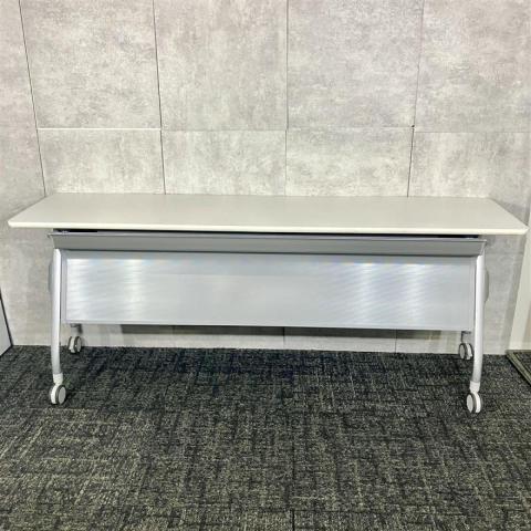 ★訳アリ品★【中古】コクヨ エピファイ KTP-1008 スタックテーブル ホワイト W1800 D700 H720 入荷しました！会議・研修に最適な大型折りたたみテーブル｜中古オフィス家具をお探しならオフィスバスターズ福岡博多店へお気軽にお問い合わせください！