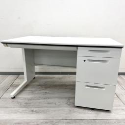 【使いやすさを追求したデザイン！人気のスタンダードデスク！】

■コクヨ製　ISシリーズ　片袖机　W1200×D700×H720mm　ホワイト
■収納と作業スペースを両立した人気モデル！
■袖引出付きで書類や事務用品をすっきり整理！【KOKUYO IS】
