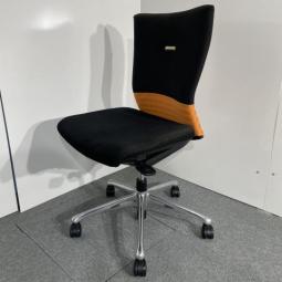 【関西倉庫在庫品】オカムラ製　フィーゴ　オレンジ　高級チェア　入替　追加　テレワーク【T7】
