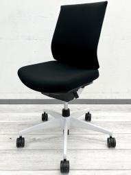 【在庫入替セール品!(本在庫限定価格)】【一人ひとりの体格に合わせて快適にフィット!】
■コクヨ製 ウィザード3チェア ローバック 肘なし ブラック
■長時間のデスクワークやテレワークにもおすすめ!
■背もたれが身体の動きに追従する「アッパーチルト機構」搭載!【KOKUYO Wizard3】