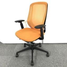 【オカムラ製品で最も人気を集める高機能メッシュチェア！】■オカムラ（okamura）製　シルフィー（Sylphy）チェア　肘付　ハイバック　背面メッシュ　■可動肘　■オレンジ