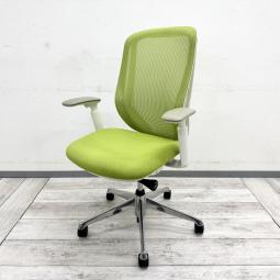 【背もたれのカーブを調整できる「バックカーブアジャスト機構」搭載！】

■オカムラ製　シルフィーチェア　ハイバック　肘付き　ライトグリーン
■体格や好みに合わせてフィット感を調整できる人気モデル！
■爽やかなライトグリーンカラーがオフィス空間に彩りをプラス！【okamura Sylphy】