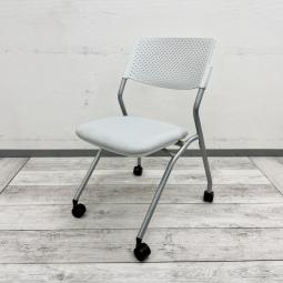 【在庫入替セール】【省スペース収納で会議室をもっと快適に！使い勝手抜群のスタッキングチェア！】

■内田洋行製　FM-265　スタッキングチェア　ホワイト・グレー
■会議室・研修室・セミナールームにおすすめ！
■重ねて収納できる省スペース設計でレイアウト変更もスムーズ！【UCHIDA FM-265】