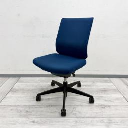 【背もたれが身体の動きに追従する「アッパーチルト機構」搭載！】

■コクヨ製　ウィザード2チェア　ローバック　肘なし　ネイビー
■長時間のデスクワークやテレワークにもおすすめ！
■身体への負担を軽減する快適なフィット感と使いやすさを両立！【KOKUYO Wizard2】