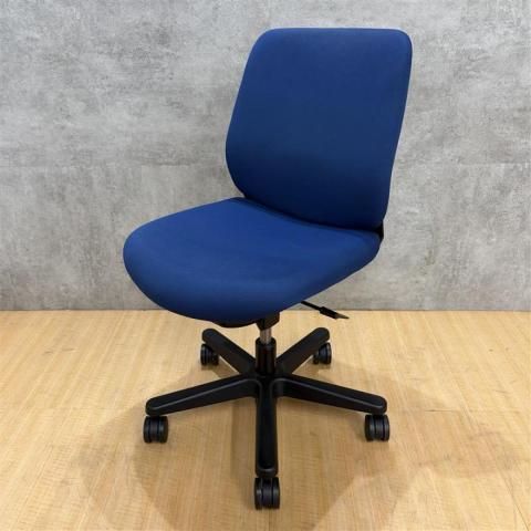 イトーキ製のオフィスチェア(事務椅子)トルテシリーズ】が入荷いたしました! *良品を格安で!「オフィスバスターズ福岡南店」は、福岡を拠点として、全国へ中古オフィス用品・オフィス家具を提供しております。