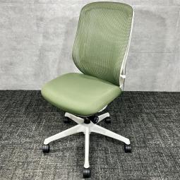 【中古】オカムラ シルフィー C685XZ FMR5 ハイバック オフィスチェア 肘無し ダークグリーン ・前傾チルト付き が入荷しました!人気の高機能チェア|中古オフィス家具をお探しならオフィスバスターズ福岡博多店へお気軽にお問い合わせくだい!