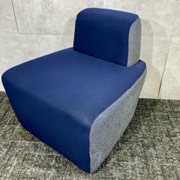 ★在庫入替セール品★【中古】 オカムラ Alt Piazza 1人掛けソファ ブルー 値下げされました！ラウンジ・待合スペースにおすすめ｜中古オフィス家具をお探しならオフィスバスターズ福岡博多店へお気軽にお問い合わせください！