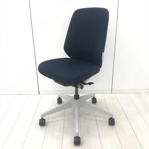 【中古】ノート KJ-140PV-GNB2 イトーキ（ITOKI） 肘無ローバックチェア