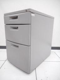 【定価約7万円】【小物からA4ファイルまで！沢山収納可能な３段ワゴン】■イトーキ/CZシリーズ　■3段ワゴン　■ライトグレー　■W395　D595　H620