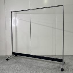 【ワイドに使えるハンガーラック！多人数でのご使用にオススメ！】■コクヨ（KOKUYO）製　■コートハンガー　バータイプ　■キャスター付き　■W1665×D500×H1570 mm　■グレー