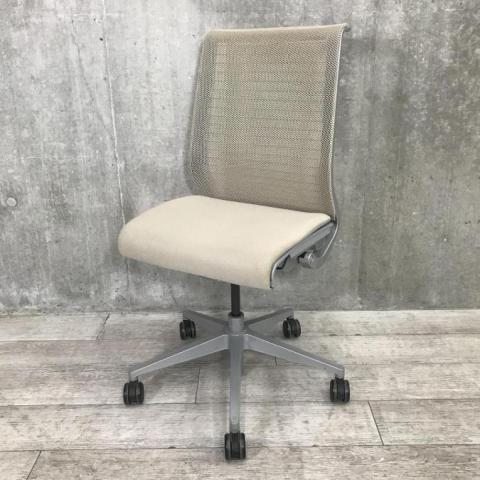 【中古】シンクチェア（旧モデル）  Steelcase（スチールケース） 肘無ハイバックチェア