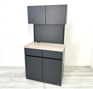 【シックなデザインのおしゃれキッチンキャビネットが入荷！】■オカムラ（okamura）/アルトカフェ（Altcafe）シリーズ　■キッチンキャビネット　■ブラック　■コンセント付き