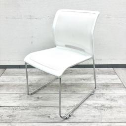 【重ねて収納できる！使い勝手抜群のスタッキングチェア！】

■コクヨ製　カラベルチェア　スタッキングチェア　ホワイト
■会議室・研修室・セミナールーム・休憩スペースにおすすめ！
■省スペース収納が可能でレイアウト変更もスムーズ！【KOKUYO Caravel】
