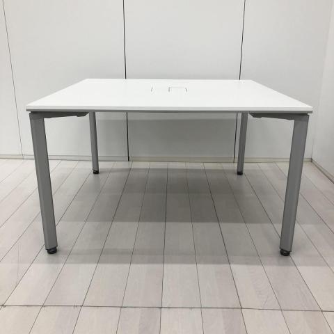 【在庫入替セール品!(本在庫限定価格)】【ミーティング用としても使えます!】■ コクヨ製 ワークテーブル W1200×D1200×H720mm ホワイト 配線ボックス付 ■フレキシブルにご利用いただけます!【KOKUYO WORKSORT】【ABW】★
