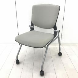 【定価約10万円】【上質なデザインで快適な座り心地！】■オカムラ（okamura）製　グラータ（Grata）シリーズ　ミーティングチェア　ネスティングチェア　■キャスター付　■背面樹脂　■グレー