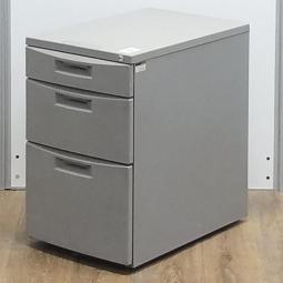 イトーキ製　CZ　グレー　W400xD580xH620サイズ　キャスター付　シリンダー錠　デスク下の収納・書類管理に！　使いやすさ抜群のキャスター付き3段ワゴン！　デスクインワゴン　3段ワゴン！！