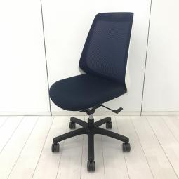 【理想的な作業姿勢をキープ！デスクに納まりの良いコンパクトメッシュチェア！】■イトーキ（ITOKI）製　ノナチェア（nona）　ハイバック　肘無し　■背面：メッシュ/座面：布地　■ネイビーブルー×ホワイトフレーム　【HU】【関東倉庫在庫品】【弊社使用欄：A01071343】