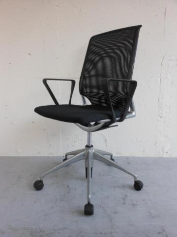 【中古】メダ２チェア  vitra（ヴィトラ） 肘付ハイバックチェア