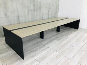 【関西倉庫在庫品】【珍しいブラック脚】イトーキ製・【インターリンク】入荷！！W4800サイズ構成。6人使用のフリーアドレスです！1人当たりW1600。モニター、A4ファイルなど業務に欠かせない物を置いても広くお使い頂けます！解放感とチームのコミュニケーションをアップさせるデザイン！オシャレなカッコイイ仕様です！オフィスバスターズ　梅田本店