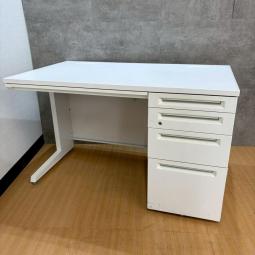 オカムラ製の片袖机【アドバンスシリーズ/ホワイト】が入荷しました！　＊「オフィスバスターズ福岡南店」は、福岡を拠点として、全国へ中古オフィス用品・オフィス家具を提供しております。