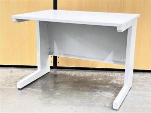 【幅1000㎜でコンパクト！　清潔感溢れる大人気ホワイトカラー！】■ウチダ(UCHIDA)製　スカエナ(SCAENA)シリーズ　平机　W1000×D700×H720㎜　■ホワイト　■引出し付き　■配線Sタイプ　【弊社使用欄：A01084931】