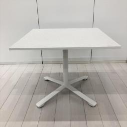 【会議用としても！休憩室用としても！ちょっとした作業テーブルとしても人気の高い万能な四角テーブルが入荷！】■イトーキ(ITOKI)製　ノットワーク(Knot Work)シリーズ　四角テーブル　会議用　リフレッシュスペース　W900㎜　■ホワイト　【関東倉庫在庫品】【弊社使用欄：A01064150】【HUL】