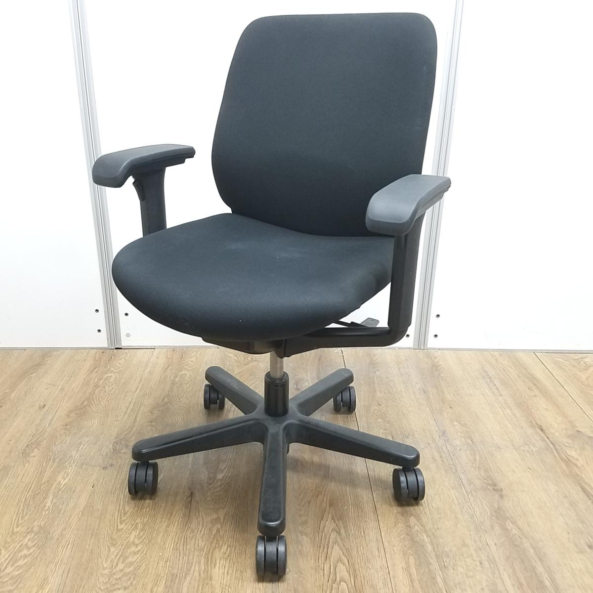 ITOKI★トルテチェア★美品★肘付き★定価約6万円 中古】トルテチェア イトーキ/ITOKI 肘付ローバックチェア 603589