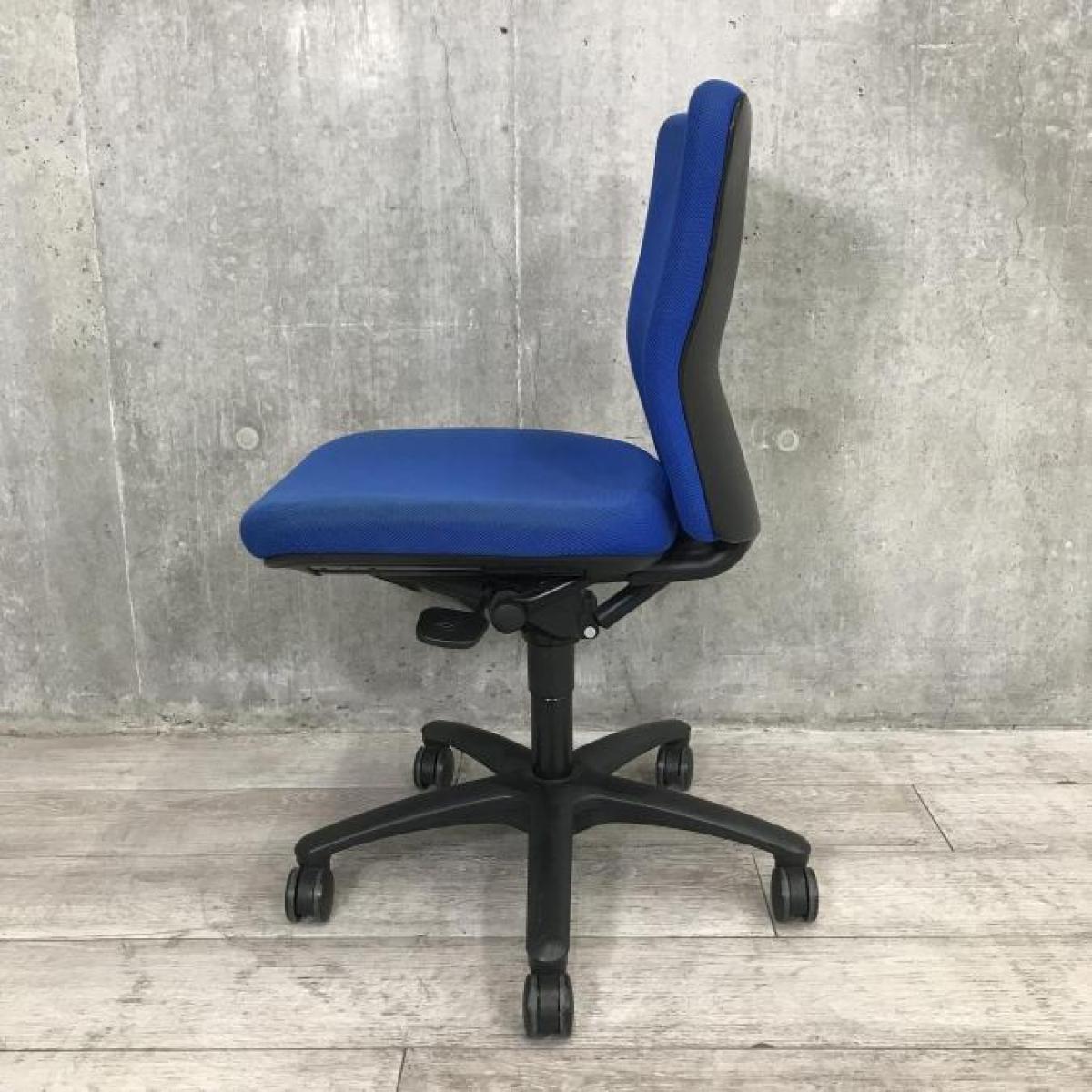 中古】カロッツァチェア オカムラ/okamura 肘無ローバックチェア 