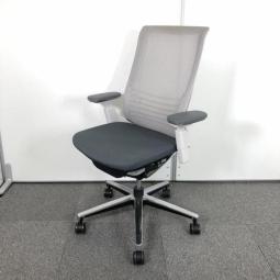 【先進ワークスタイルに対応する革新的機能と最高の座り心地！コクヨ製の高級チェアが入荷！】■コクヨ(KOKUYO)製　インスパイン(INSPINE)チェア　肘付き　ハイバック　■可動肘・ランバーサポート付き　■メッシュ　■ダルグレー×ホワイトシェル【2607】【A01085438】
