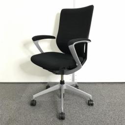 【操作レスな体重感応メカを搭載！体格にマッチするエピオスチェア！】■イトーキ（ITOKI）製　エピオス（epios）チェア　肘付き　ハイバック　■固定肘　■ブラック※愛知※名古屋※豊田※三重