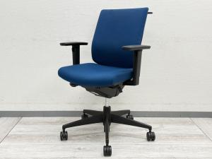 【☆在庫入替セール品！（本在庫限定価格）】【スタイリッシュなデザインで快適なワーキングチェア！】■コクヨ　ウィザードチェア　可動肘付　ブルー【KOKUYO　Wizard2】