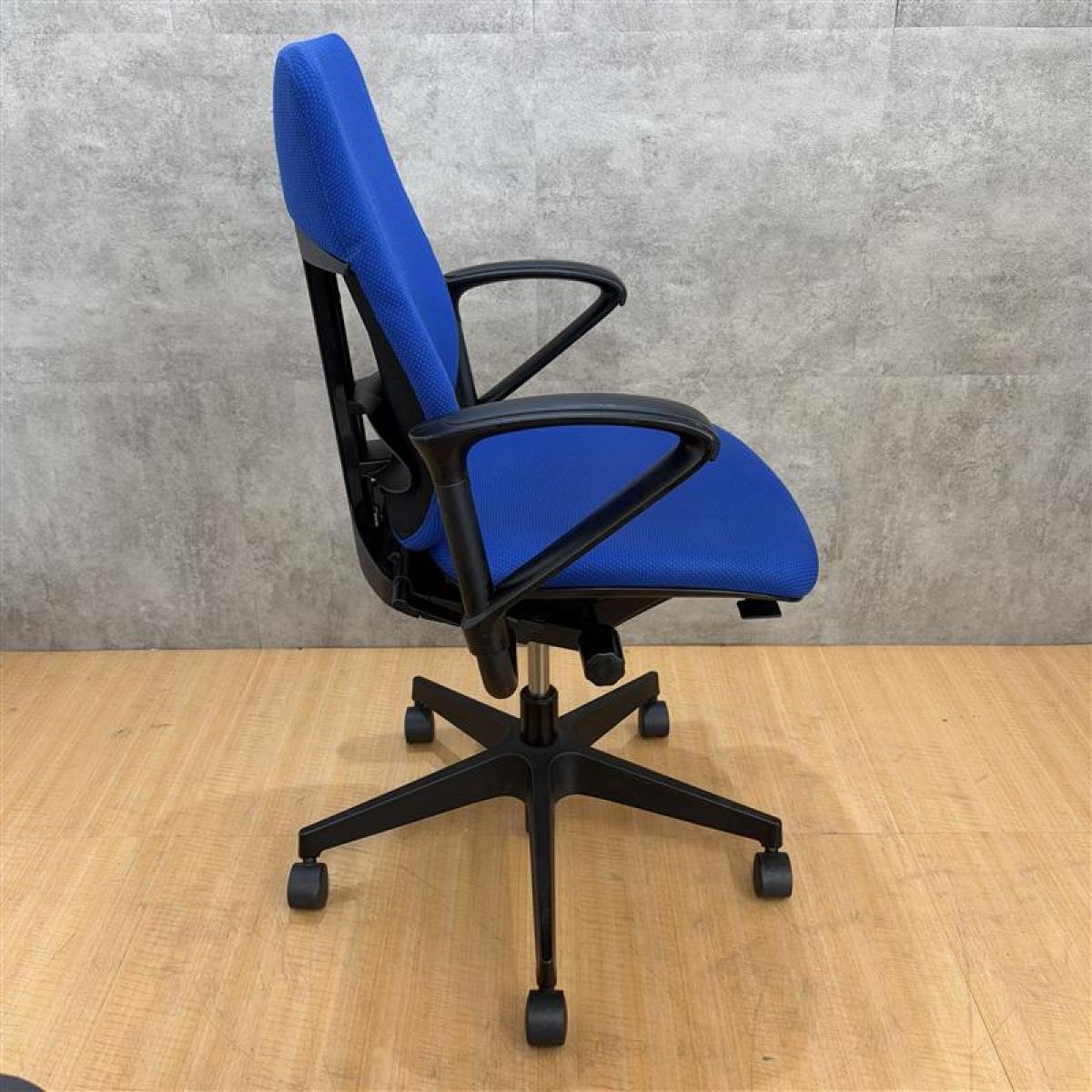 中古】 KE-236GH-T1N7 イトーキ/ITOKI 肘付ハイバックチェア 604512