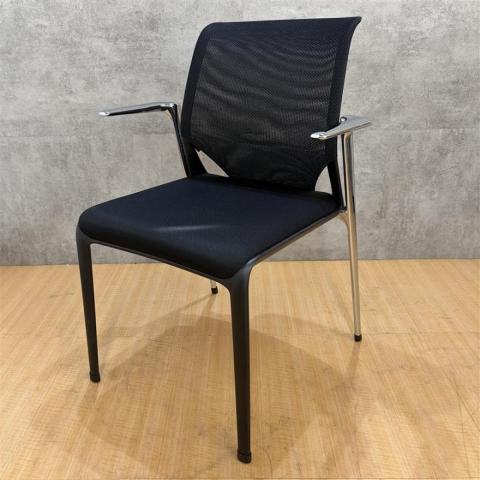 【中古】メダスリム  vitra（ヴィトラ） スタッキングチェア