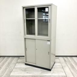 【ガラス引き違い×引き違い収納!用途に合わせて使い分けできる大容量保管庫!】
■コクヨ製 深型保管庫 上:ガラス引き違い 下:引き違い W880×D515×H1760mm グレー
■書類・ファイル・備品を効率よく整理・収納!
■上段は中身が確認しやすいガラス扉、下段は見せたくない物の収納に最適!【KOKUYO 保管庫】