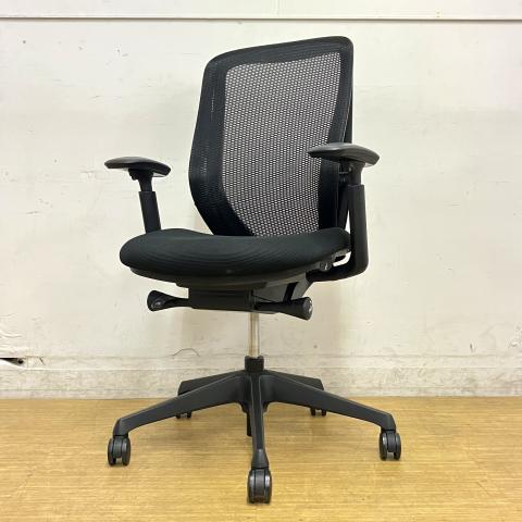 オカムラ シルフィー 肘付きハイバックチェア メッシュタイプ 可動肘 前傾機能付き ブラック×ブラックフレーム 定番人気商品