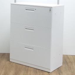 コクヨ製　エディア　ホワイト　W900xD450xH1130サイズ　ホワイト天板付　シリンダー錠　収納力抜群の3段ラテラル書庫！　A4書類が大量に収納可能！　ローキャビネット　3段ラテラル！！