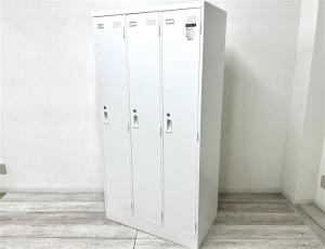 【定価約11万円】【清潔感のあるホワイトカラーの3人用更衣ロッカー入荷！】■コクヨ/LK　■3人用　■ホワイト　■シリンダー錠