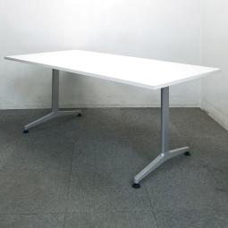 【1台入荷】十人十色の空間を彩る人気のテーブル入荷！中古　テーブル　オフィス　会議　打ち合わせ　ホワイト　飛沫防止　W1800　D900　T字脚