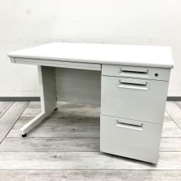 【使いやすさを追求したデザイン！収納力を兼ね備えた人気の片袖デスク！】

■プラス製　リードシリーズ　片袖机　W1100×D700×H700mm　ホワイト
■収納と作業スペースを両立した人気モデル！
■省スペースオフィスにもおすすめのスタンダードデスク！【PLUS LEED】