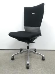 【大人気商品！】グレーのラインが渋い！シームレスの背もたれが快適な座り心地！｜オカムラ　フィーゴ｜
