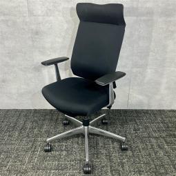 【中古】コクヨ Wizard4（ウィザード4） C06S-42-BK1 ヘッドレスト付きオフィスチェア ブラック 2023年製｜充実機能で長時間のデスクワークを快適にサポート！中古オフィス家具をお探しならオフィスバスターズ福岡博多店へお気軽にお問い合わせください！