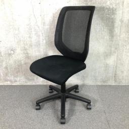 【ワンランク上のデザインと座り心地！コスパの良いブラックのメッシュチェアが入荷！】■イトーキ(ITOKI)製　コルト(colt)チェア　肘無し　ハイバック　背面メッシュ　■ブラック