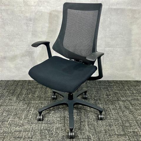 【中古】エフメッシュ KF-370JB-T1T1 イトーキ（ITOKI） 肘付ハイバックチェア