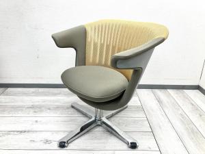 【在庫入替セール品！（本在庫限定価格）】【自由なコミュニケーションを生み出す革新的チェア！】

■スチールケース製　i2iチェア　イエロー
■ミーティングスペースやコミュニケーションエリアにおすすめ！
■身体の向きを変えやすく、自然な対話をサポートする人気モデル！【Steelcase i2i】